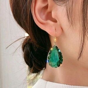 NEW! Elegant Green Teardrop Hook Earrings